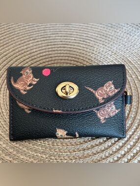 Coach Complimentary Turnlock Card Case With Cat Dance Print CD818G